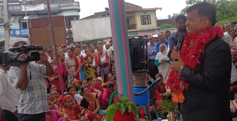 शिक्षा मन्त्रीलाई भ्याई नभ्याई, दुई दिनमा ३० कार्यक्रम चार दर्जन ज्ञापन पत्र 